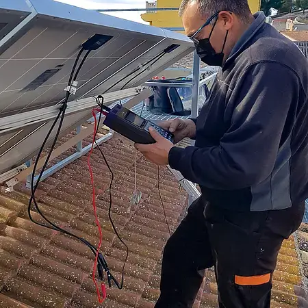 tööriist päikesepatareide omaduste uurimiseks